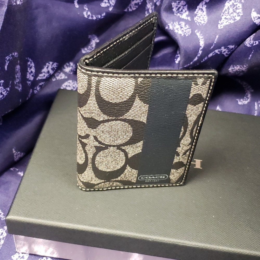 Coach pass case